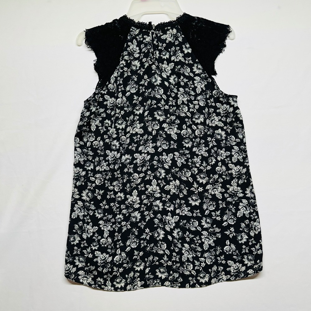 Maurices‎ Sleeveless Blouse Black White Lace Lightweight Floral Womens Medium - Picture 7 of 8